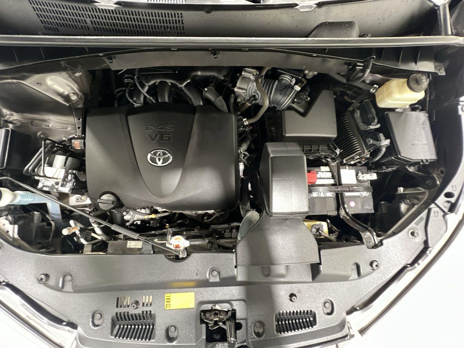 Used 2018 Toyota Highlander LE image 25