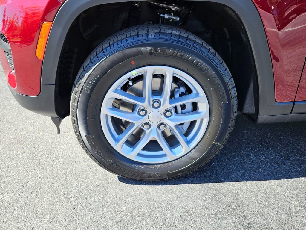 New 2025 Jeep Grand Cherokee Laredo X w/ Luxury Tech Group I image 9