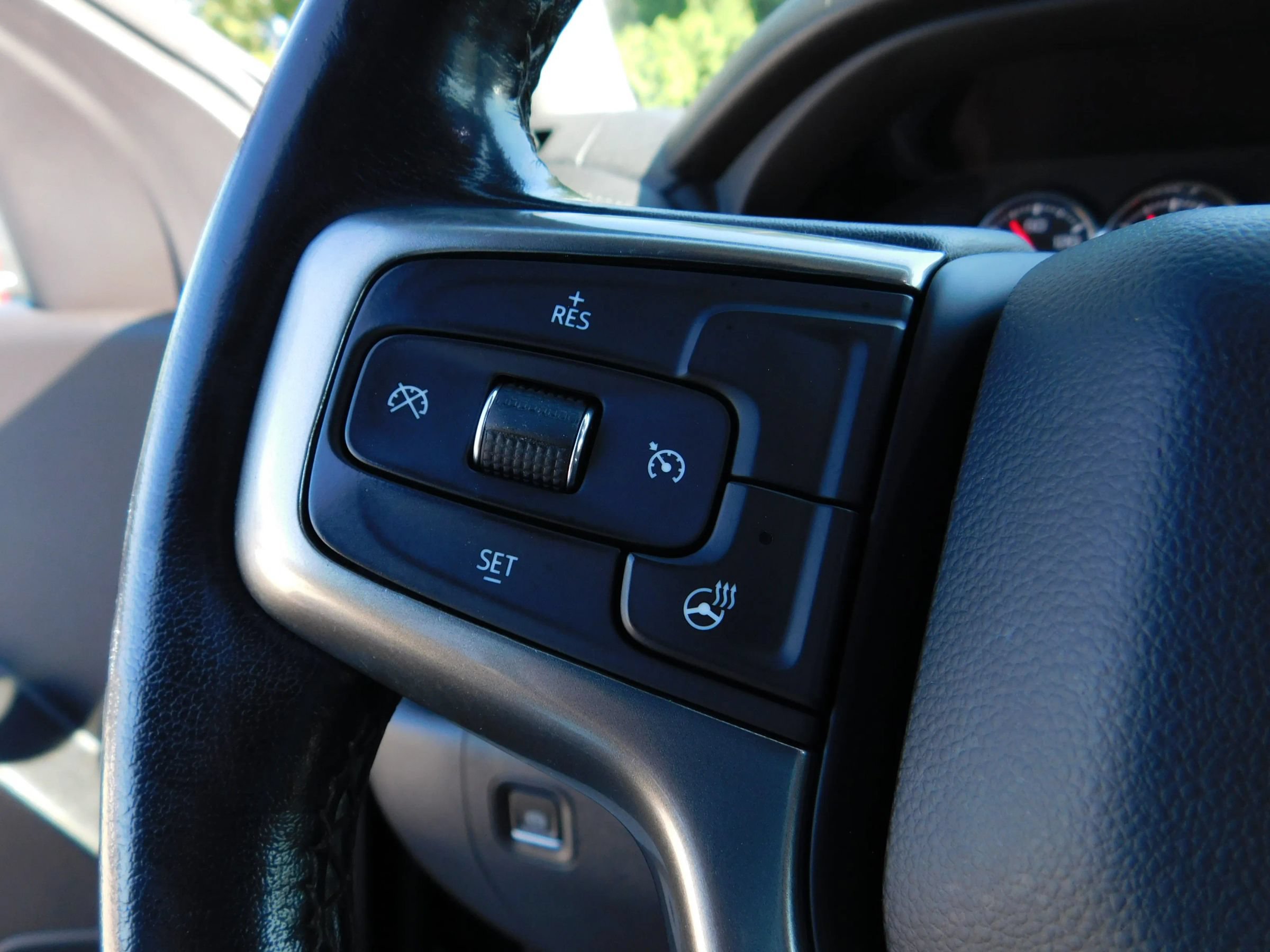 Used 2022 Chevrolet Silverado 1500 LT AWD/4WD image 25