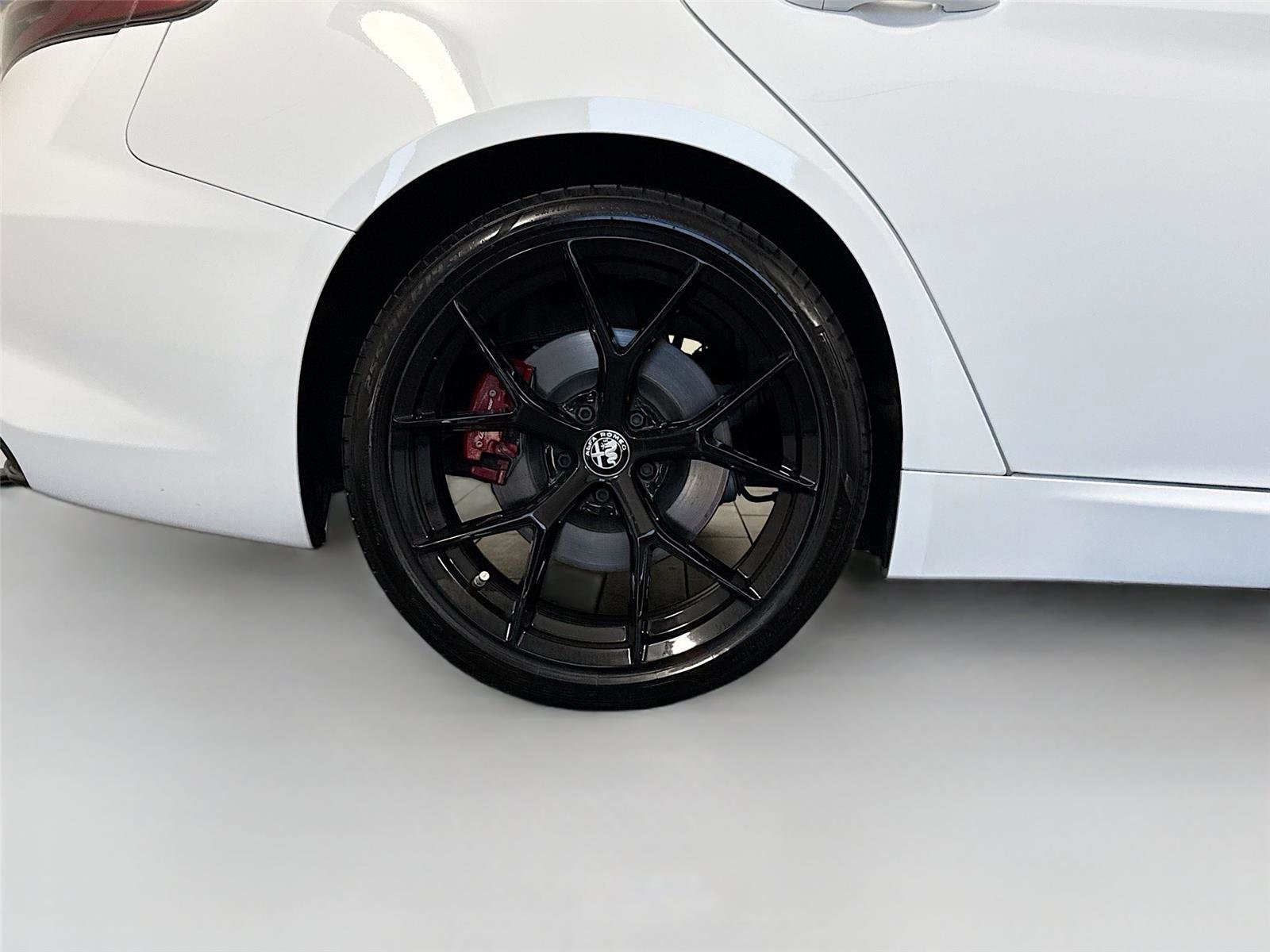 Used 2024 Alfa Romeo Giulia Veloce image 36