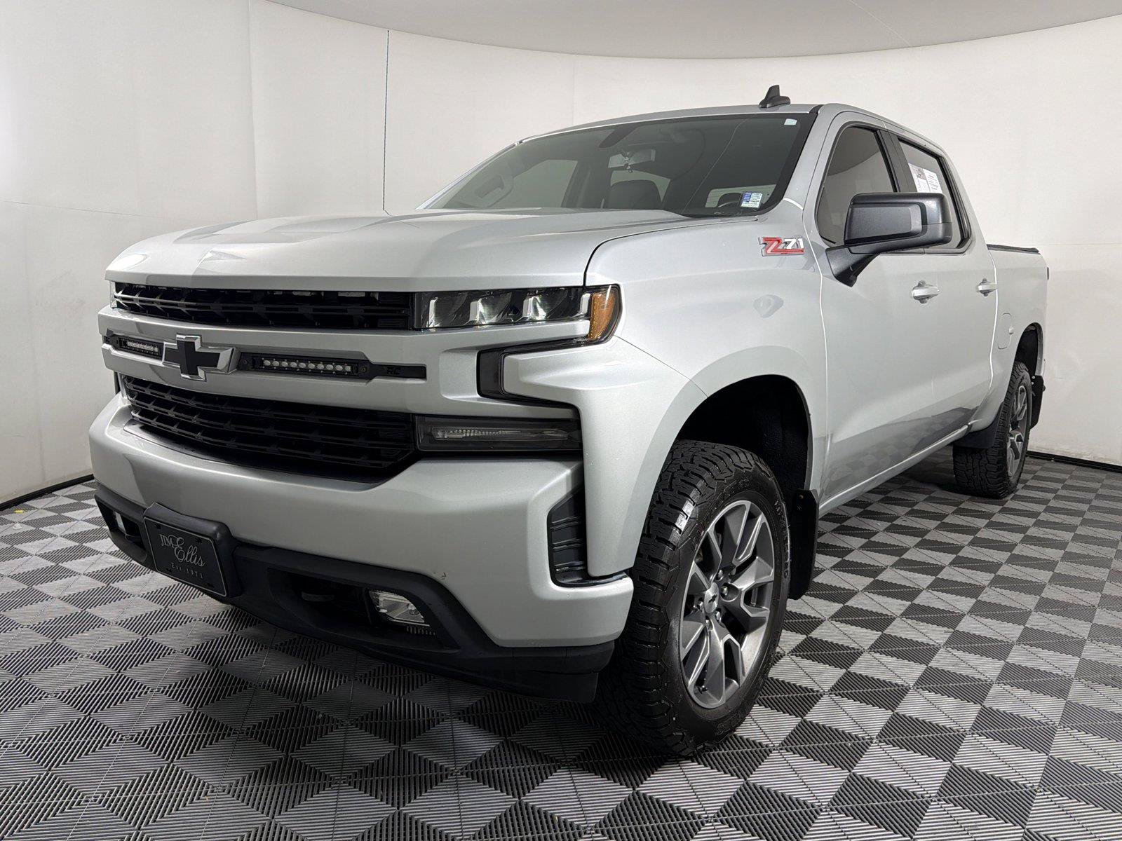Used 2020 Chevrolet Silverado 1500 RST AWD/4WD image 3