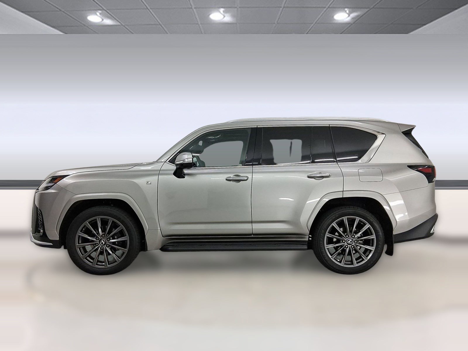 Used 2024 Lexus LX 600 F Sport image 2
