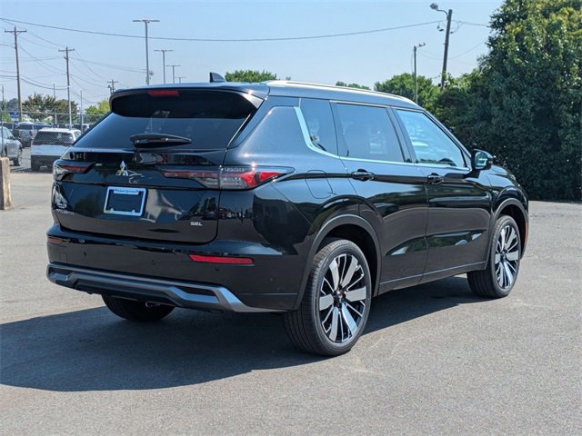 New 2025 Mitsubishi Outlander SEL image 3