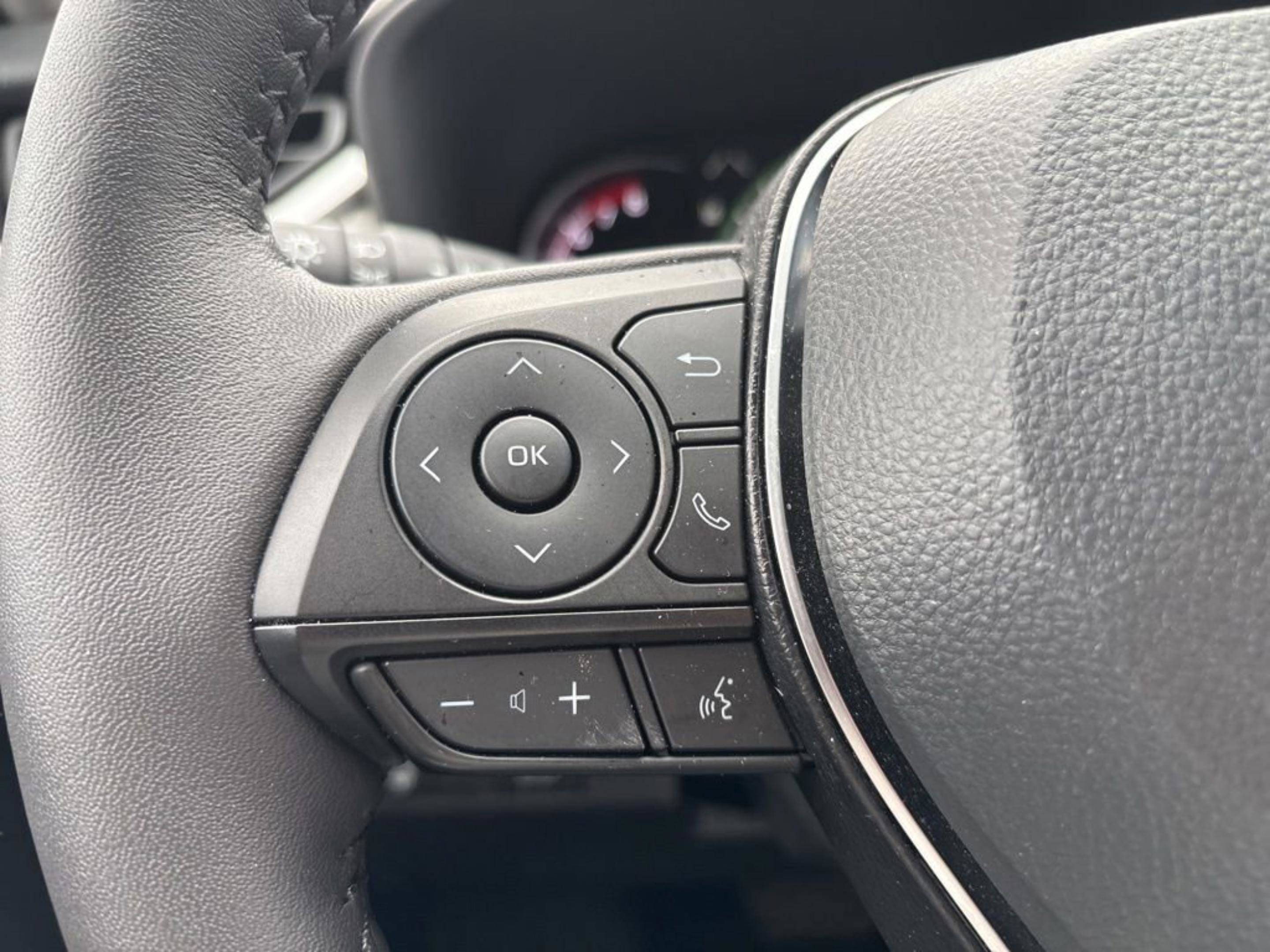Used 2025 Toyota RAV4 XLE Premium FWD image 13