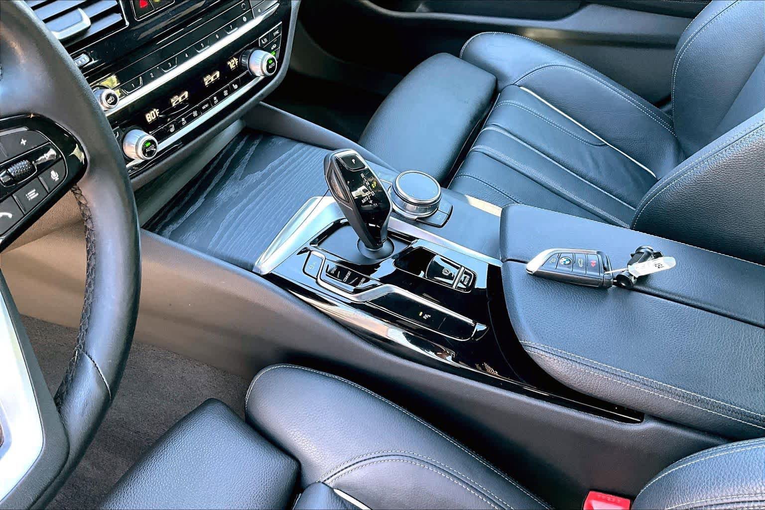 Used 2023 BMW 530i w/ Premium Package RWD image 16
