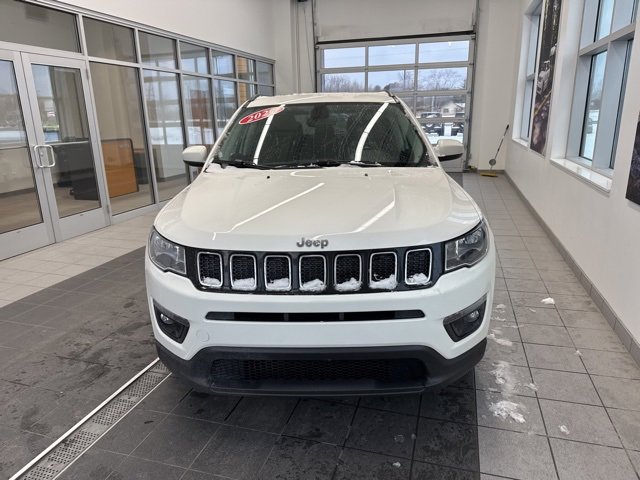 Used 2020 Jeep Compass Latitude image 2