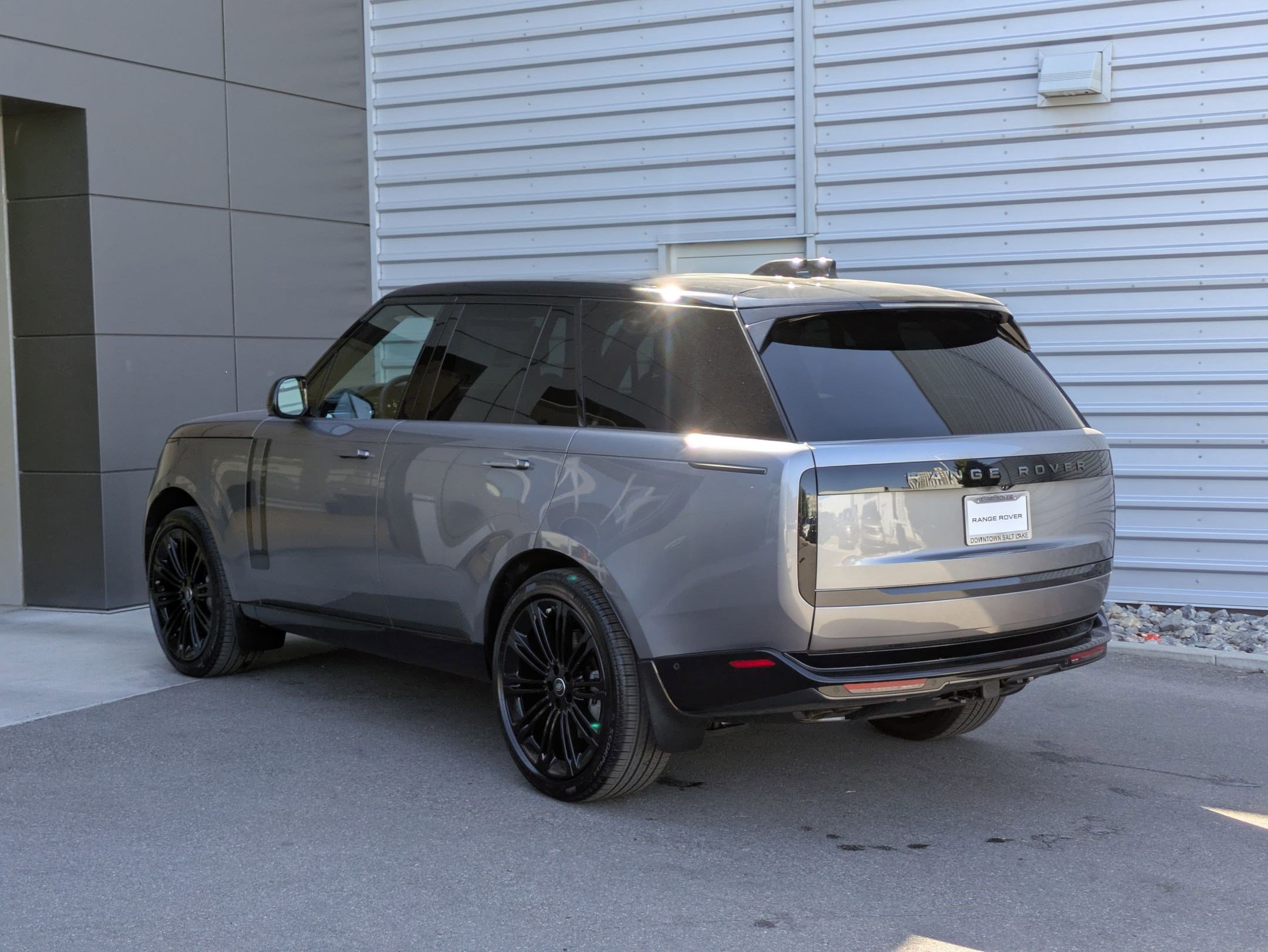 New 2025 Land Rover Range Rover SE image 3
