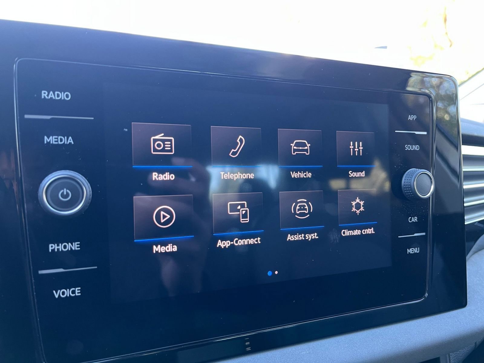 Used 2025 Volkswagen Jetta SE image 20