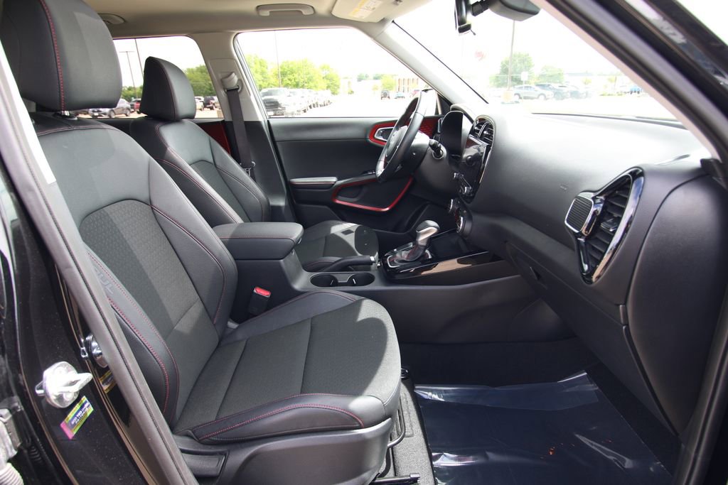 Used 2023 Kia Soul GT-Line FWD image 8