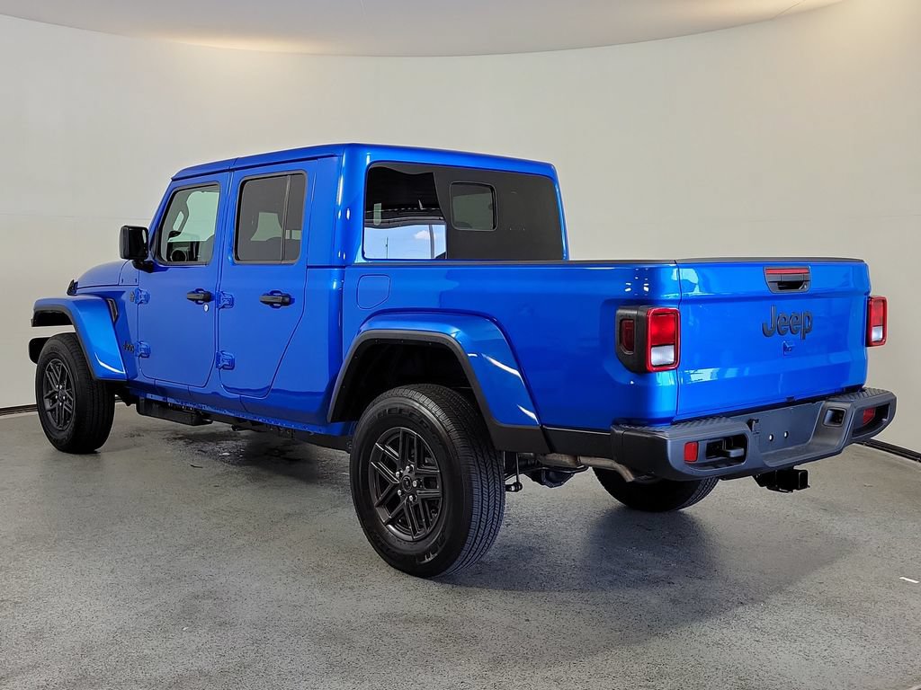 Used 2026 Jeep Gladiator Sport AWD/4WD image 5