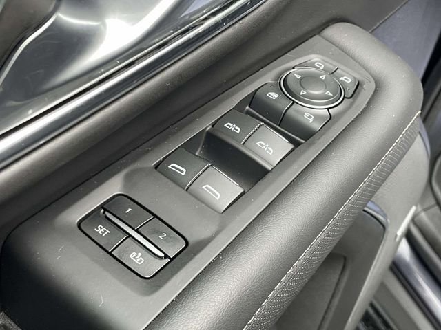 Used 2024 Chevrolet Suburban Premier image 17