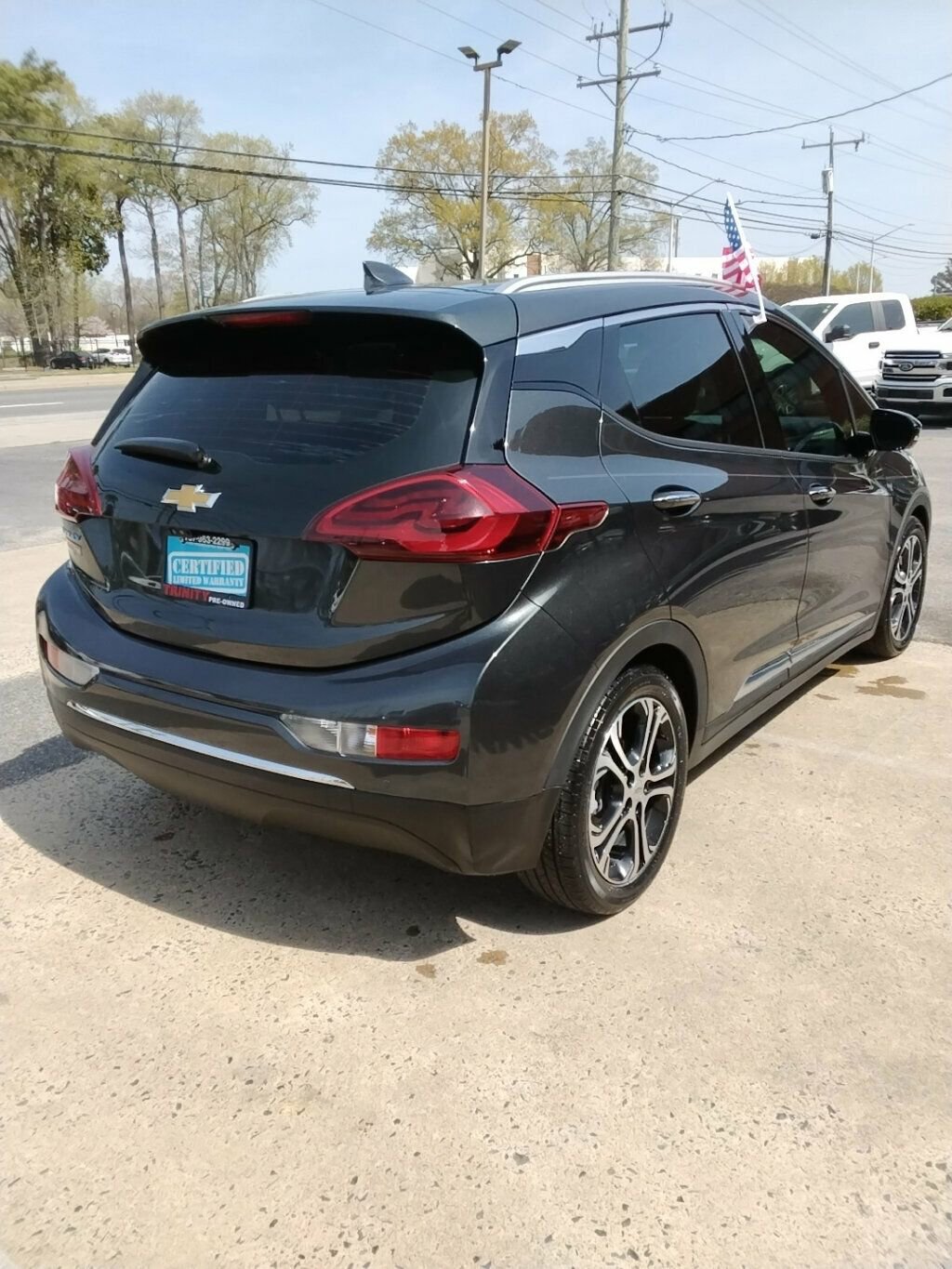 Used 2019 Chevrolet Bolt Premier w/ Infotainment Package image 4