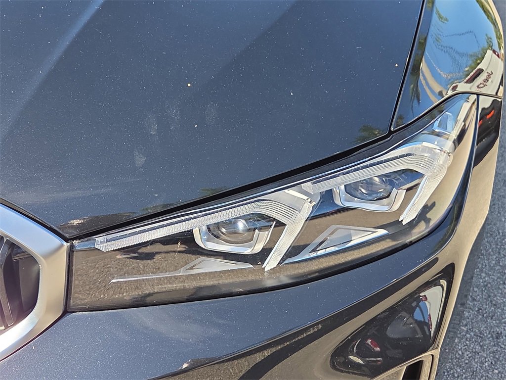 Used 2023 BMW 330i Sedan w/ Premium Package image 12