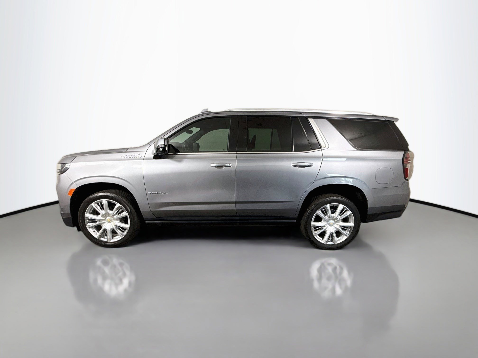 Used 2021 Chevrolet Tahoe High Country w/ Premium Package RWD image 6