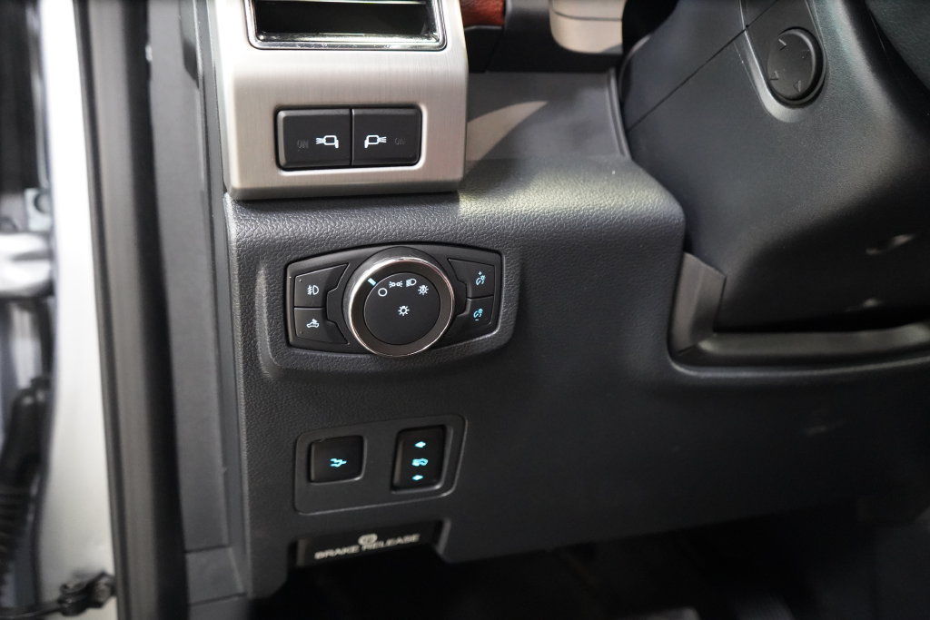 Used 2022 Ford F250 Platinum w/ Tremor Off-Road Package AWD/4WD image 34