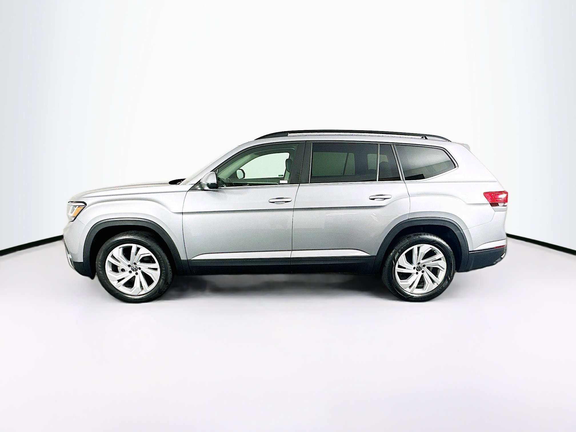 Used 2022 Volkswagen Atlas SE FWD image 4