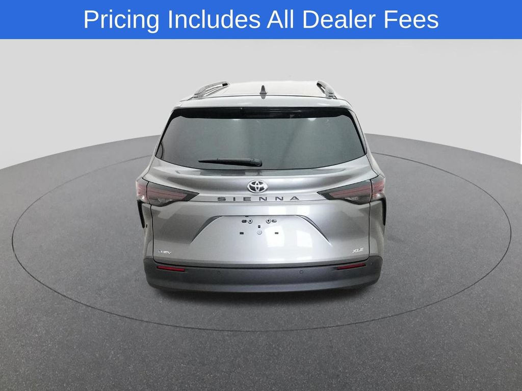 New 2026 Toyota Sienna XLE FWD image 7