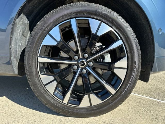 New 2026 Volvo XC60 B5 Plus w/ Protection Package Premier AWD/4WD image 9