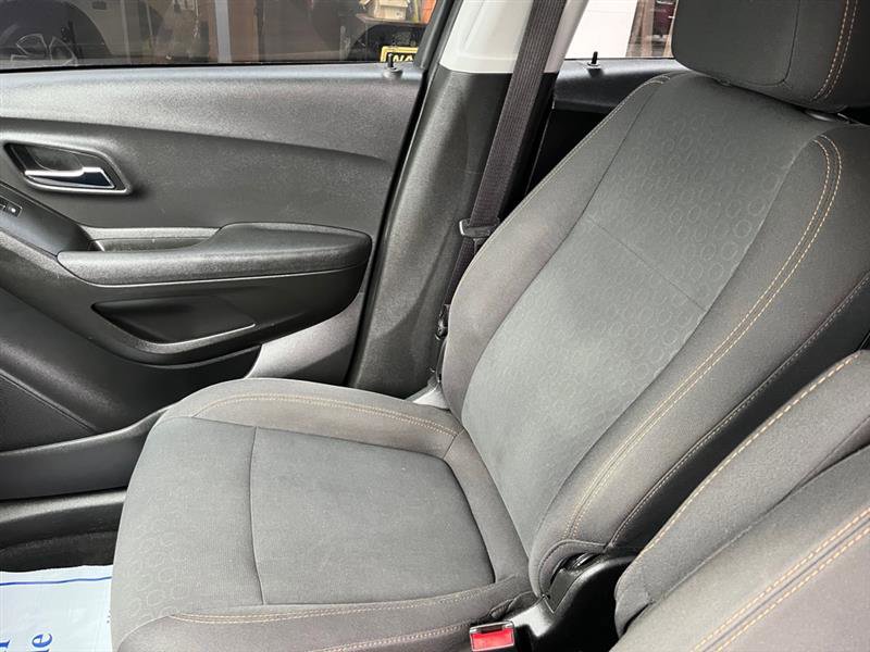 Used 2019 Chevrolet Trax LS image 13
