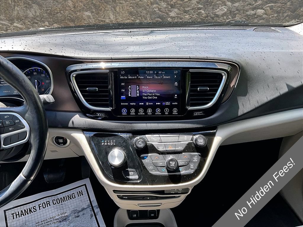 Used 2017 Chrysler Pacifica Touring-L Plus FWD image 6