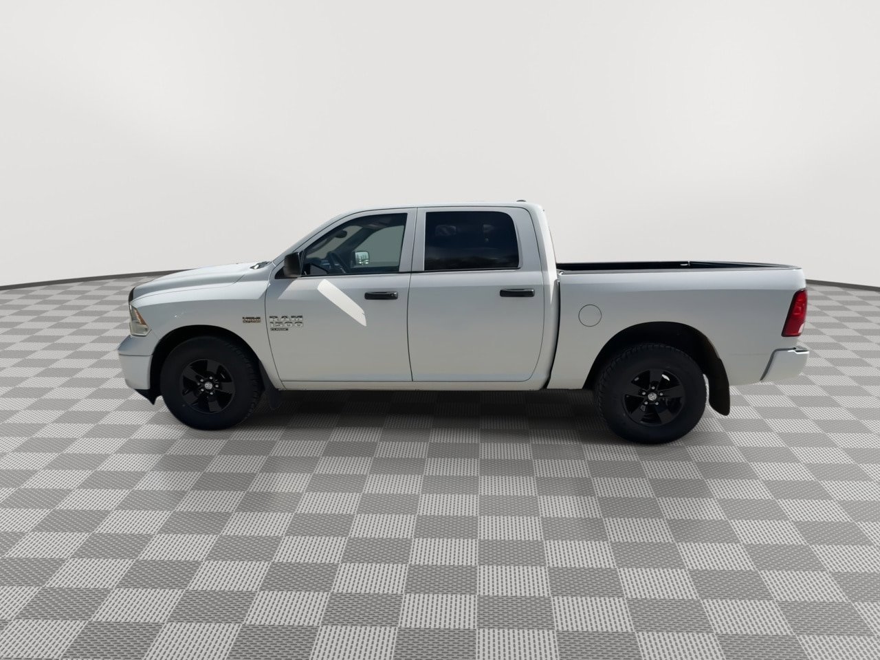 Used 2023 RAM 1500 Classic SLT w/ Protection Group AWD/4WD image 5