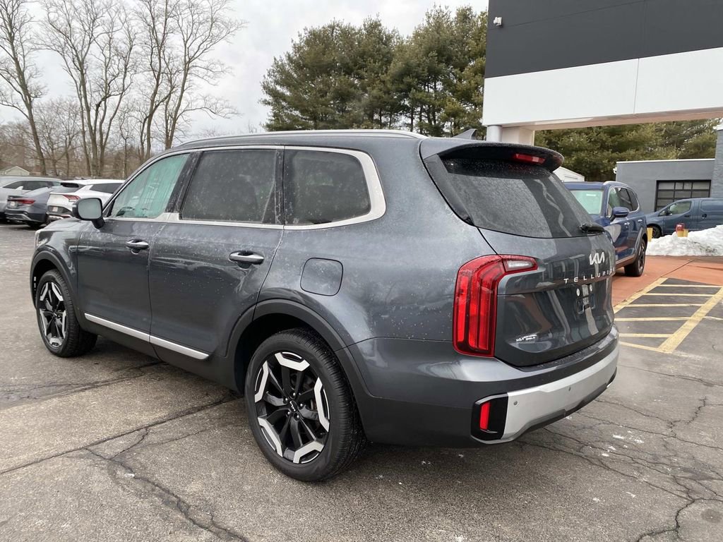 Used 2024 Kia Telluride S w/ S Sunroof Package image 3