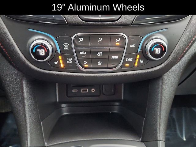 Used 2022 Chevrolet Equinox RS w/ Infotainment Package image 42