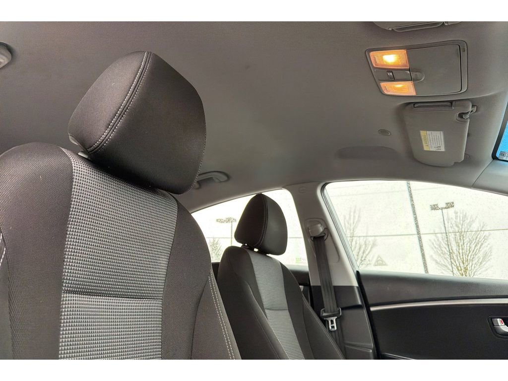 Used 2017 Hyundai Elantra GT image 18