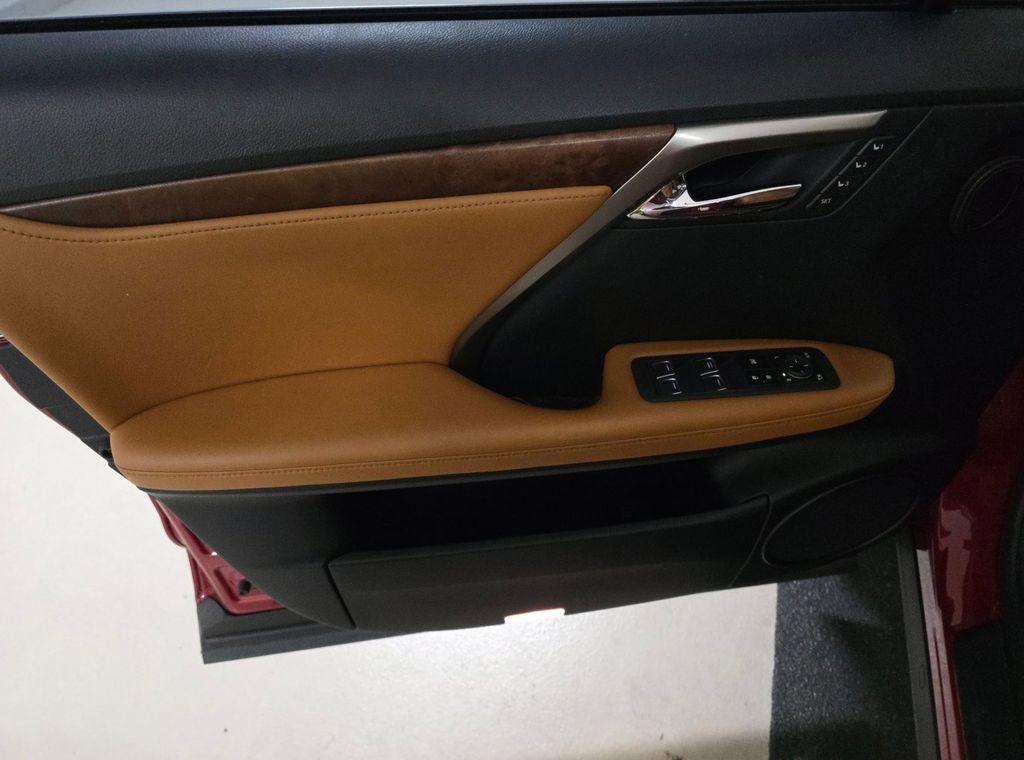 Used 2022 Lexus RX 350L FWD w/ Premium Package image 10