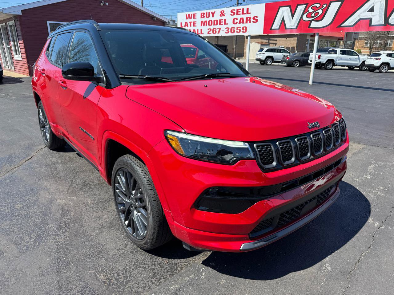 Used 2024 Jeep Compass Limited w/ High Altitude Package image 4