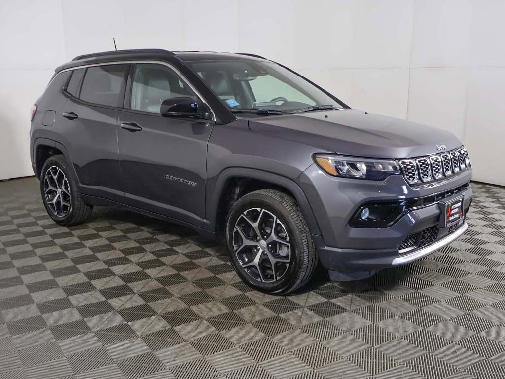 Used 2024 Jeep Compass Limited AWD/4WD image 2
