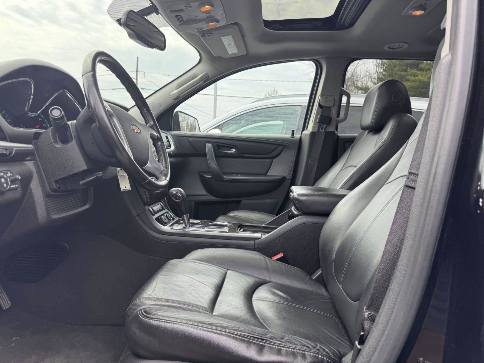 Used 2017 Chevrolet Traverse LT AWD/4WD image 12