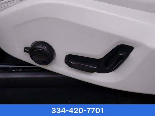 New 2025 Volvo XC90 T8 Ultra w/ Protection Package Premier image 13