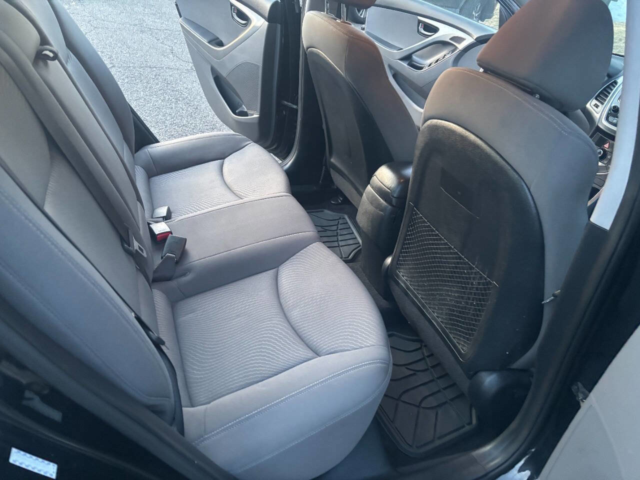 Used 2016 Hyundai Elantra SE image 24