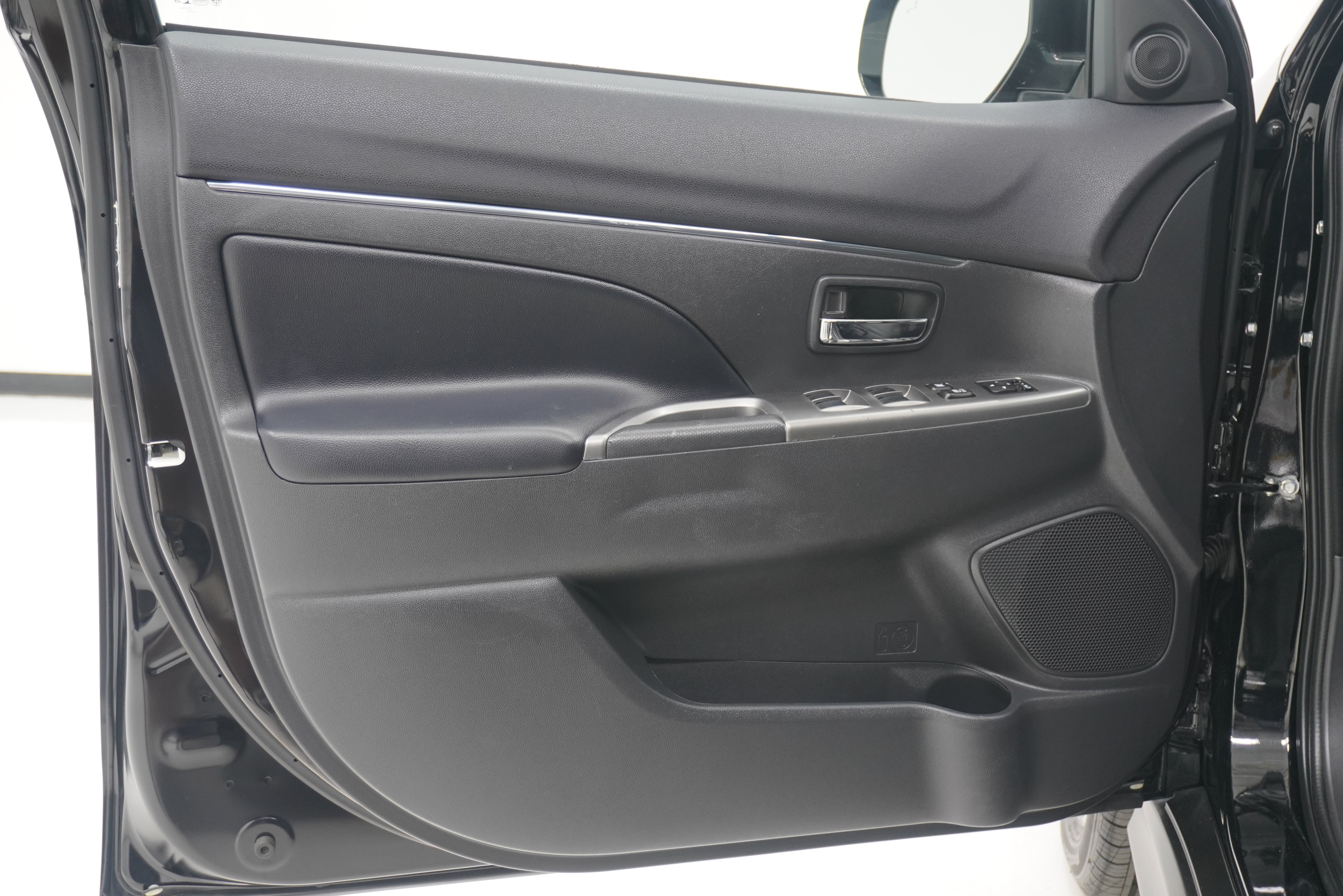 Used 2022 Mitsubishi Outlander Sport SE FWD image 13