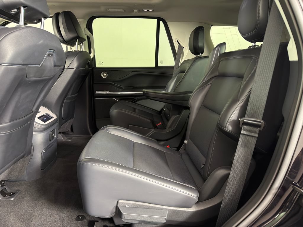 Used 2025 Lincoln Navigator Reserve AWD/4WD image 18