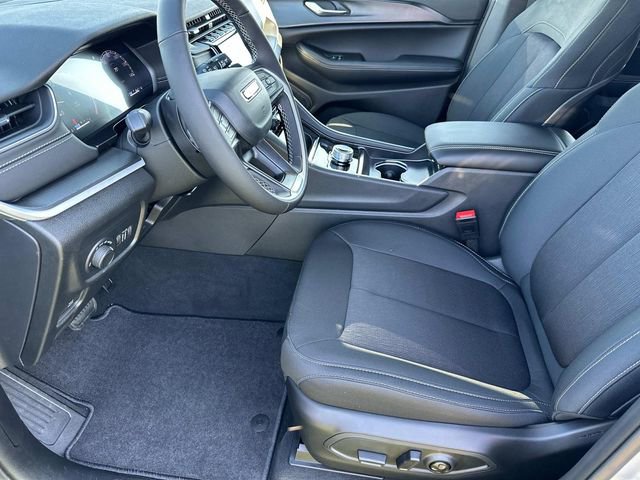 New 2025 Jeep Grand Cherokee L Laredo w/ Luxury Tech Group I image 17