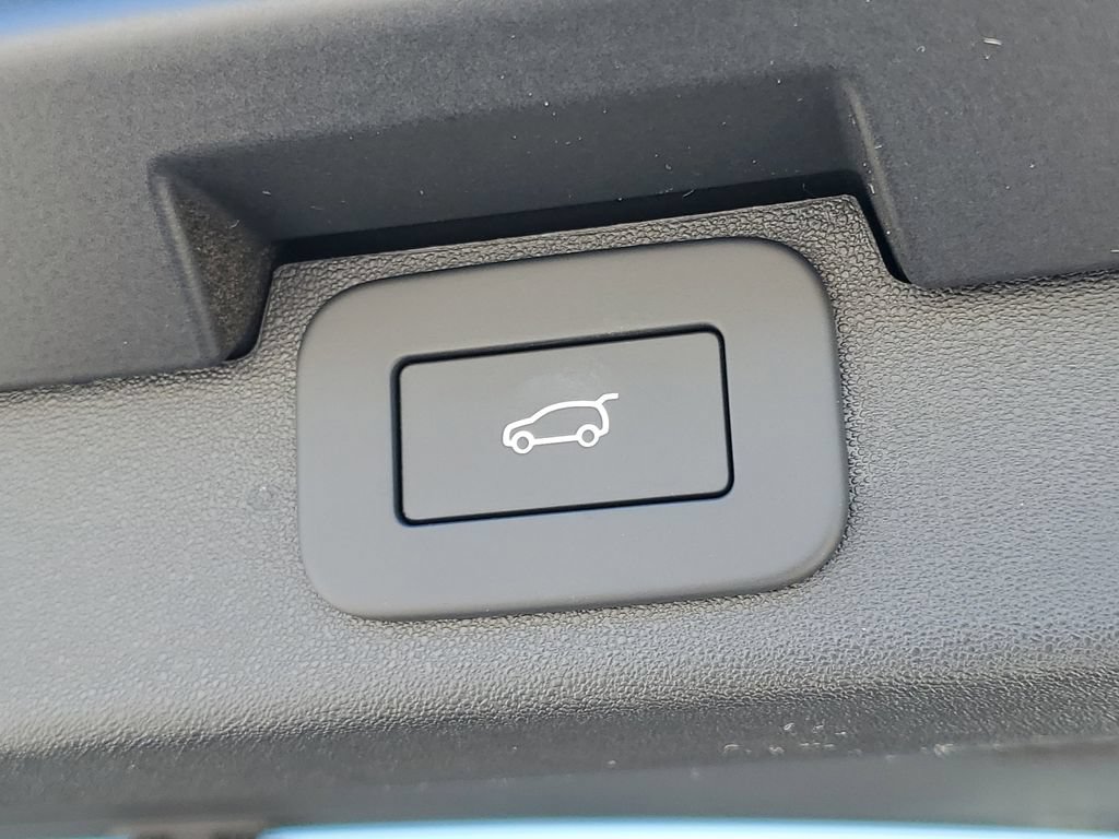 Used 2025 Land Rover Discovery Dynamic SE AWD/4WD image 7