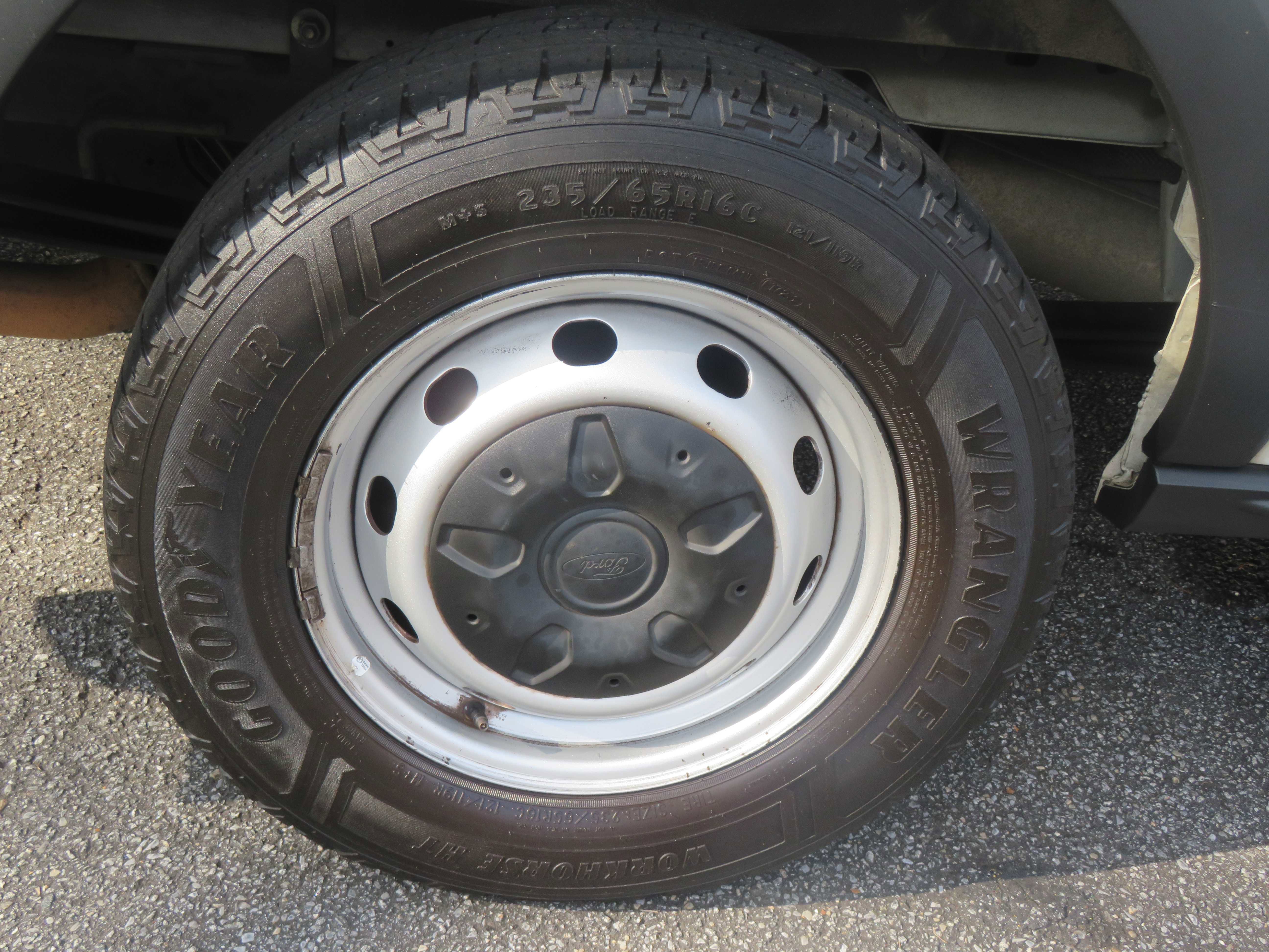 Used 2020 Ford Transit 250 Low Roof image 9