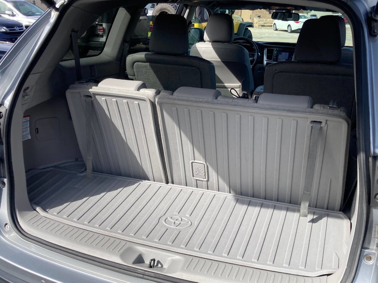 Used 2015 Toyota Highlander Limited image 97