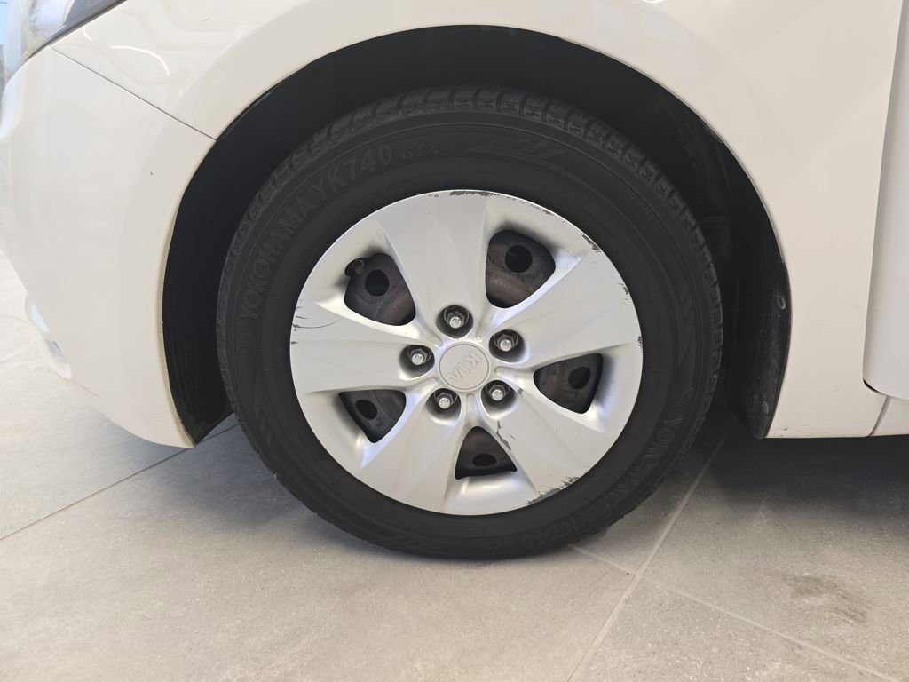 Used 2016 Kia Forte LX image 29