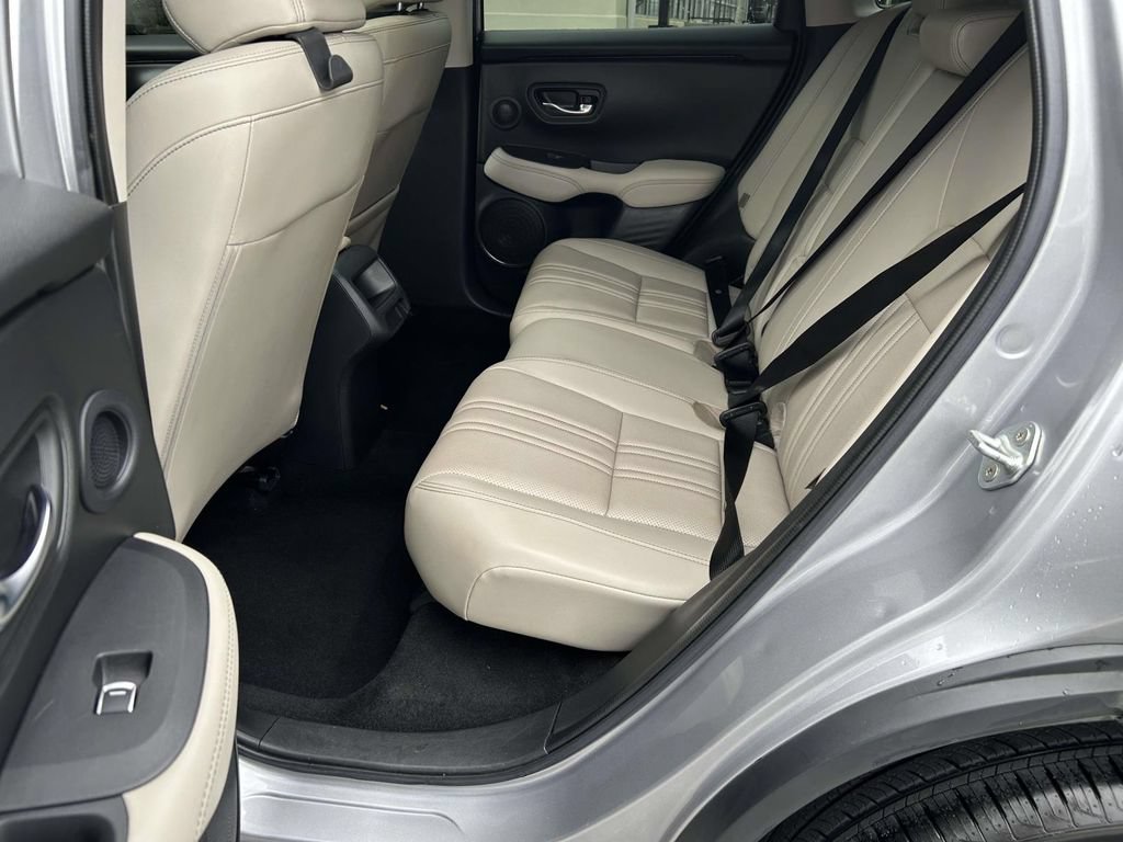 Used 2023 Honda HR-V EX-L image 10