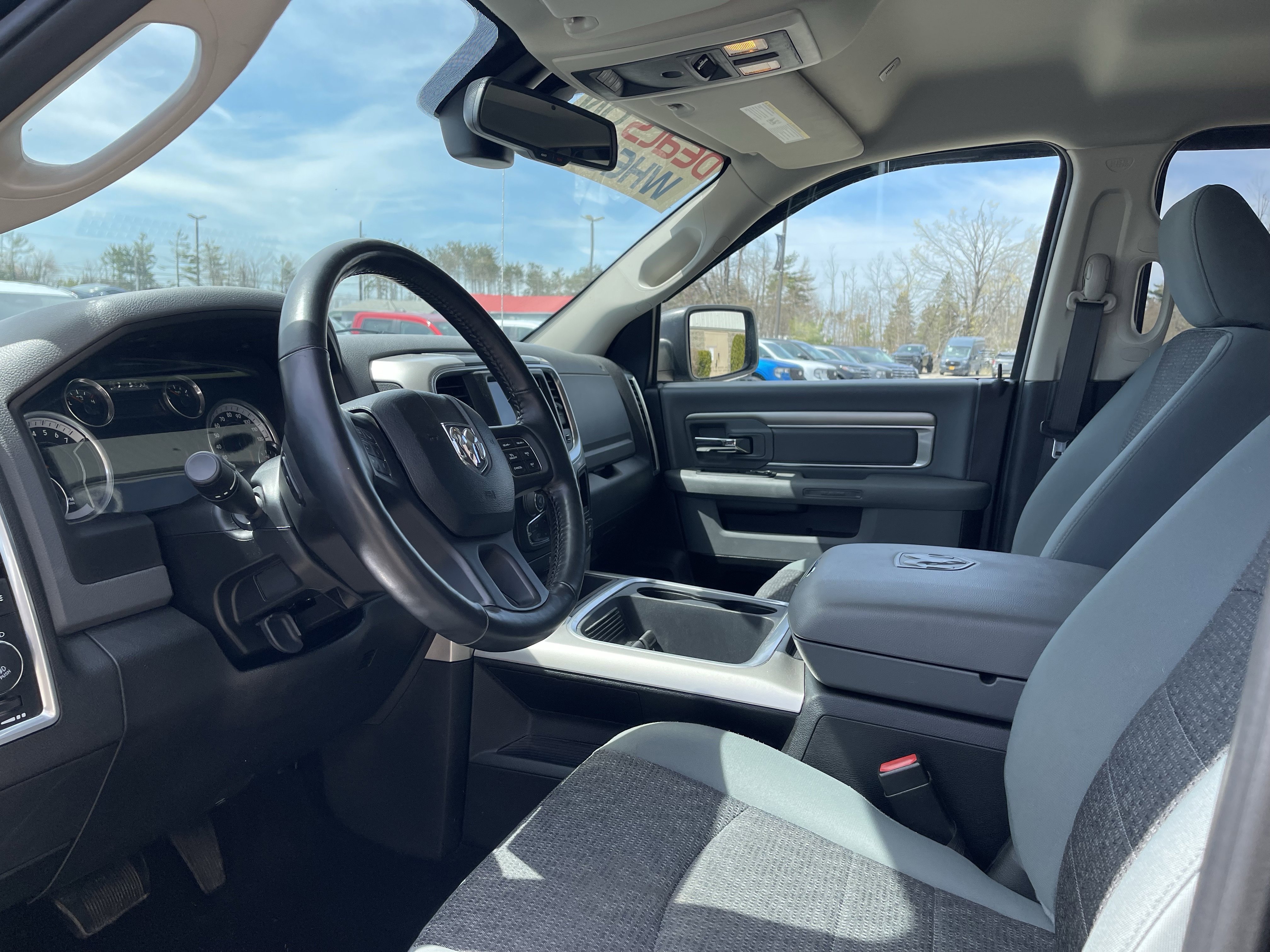 Used 2019 RAM 1500 Classic SLT w/ SLT Plus D￩cor Group AWD/4WD image 10