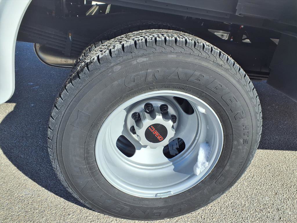 New 2025 GMC Savana 3500 w/ Power Convenience Package RWD image 22