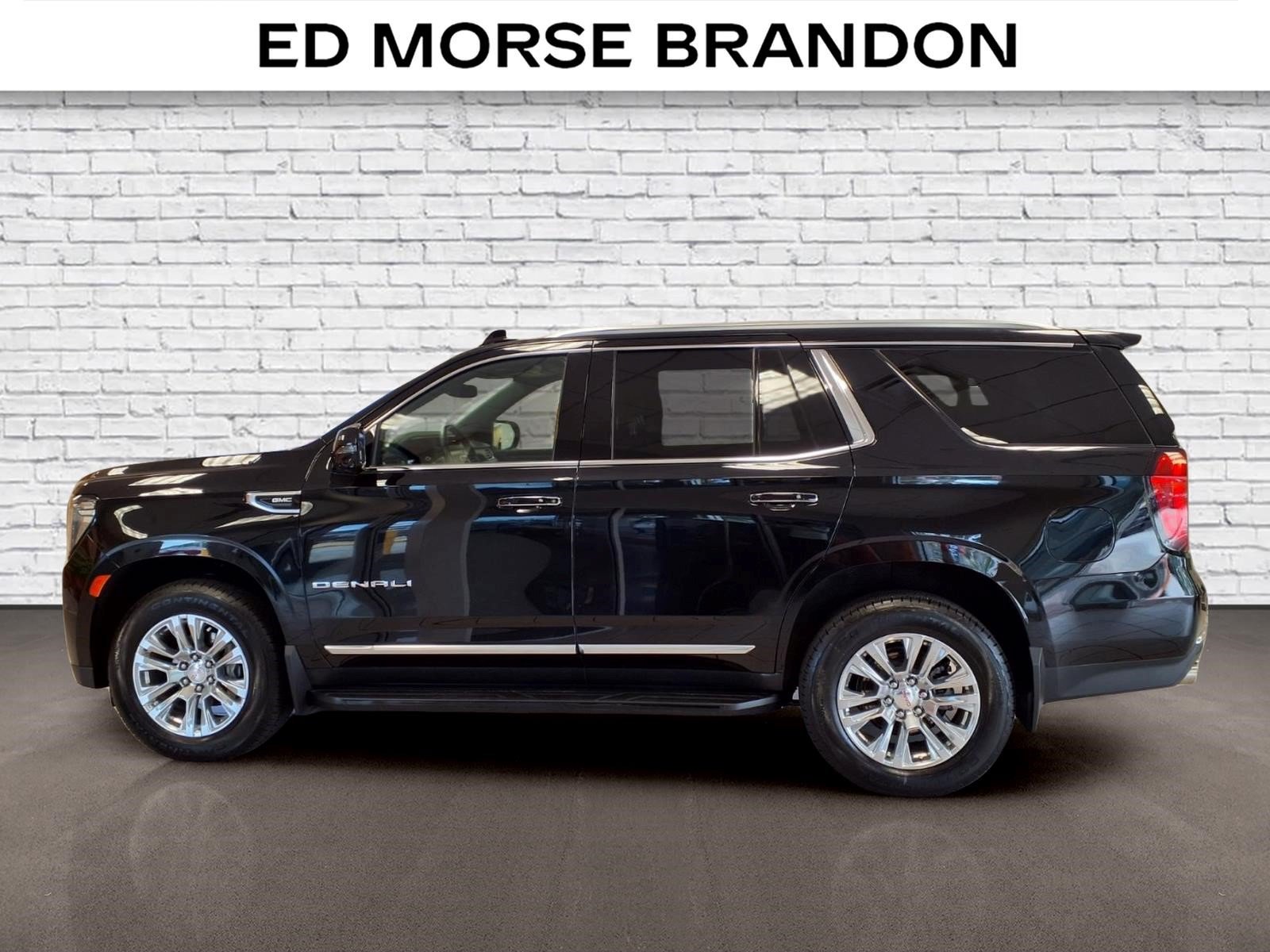 Used 2024 GMC Yukon Denali RWD image 2