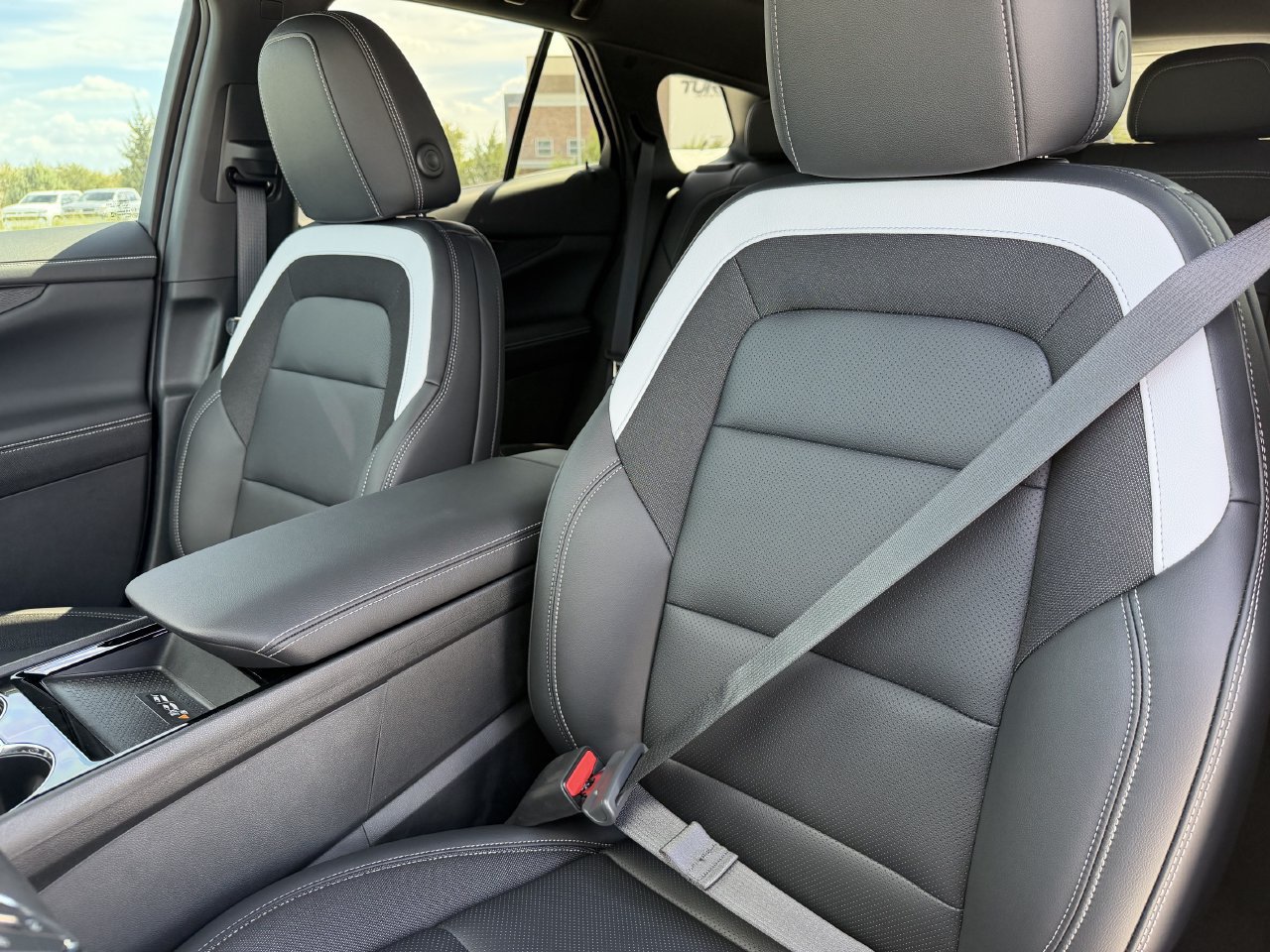 New 2027 Chevrolet Blazer EV LT FWD image 21