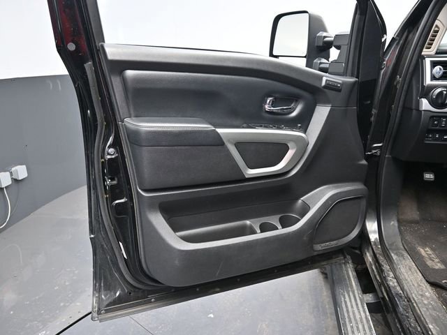 Used 2016 Nissan Titan PRO-4X w/ Pro-4x Convenience Package AWD/4WD image 13