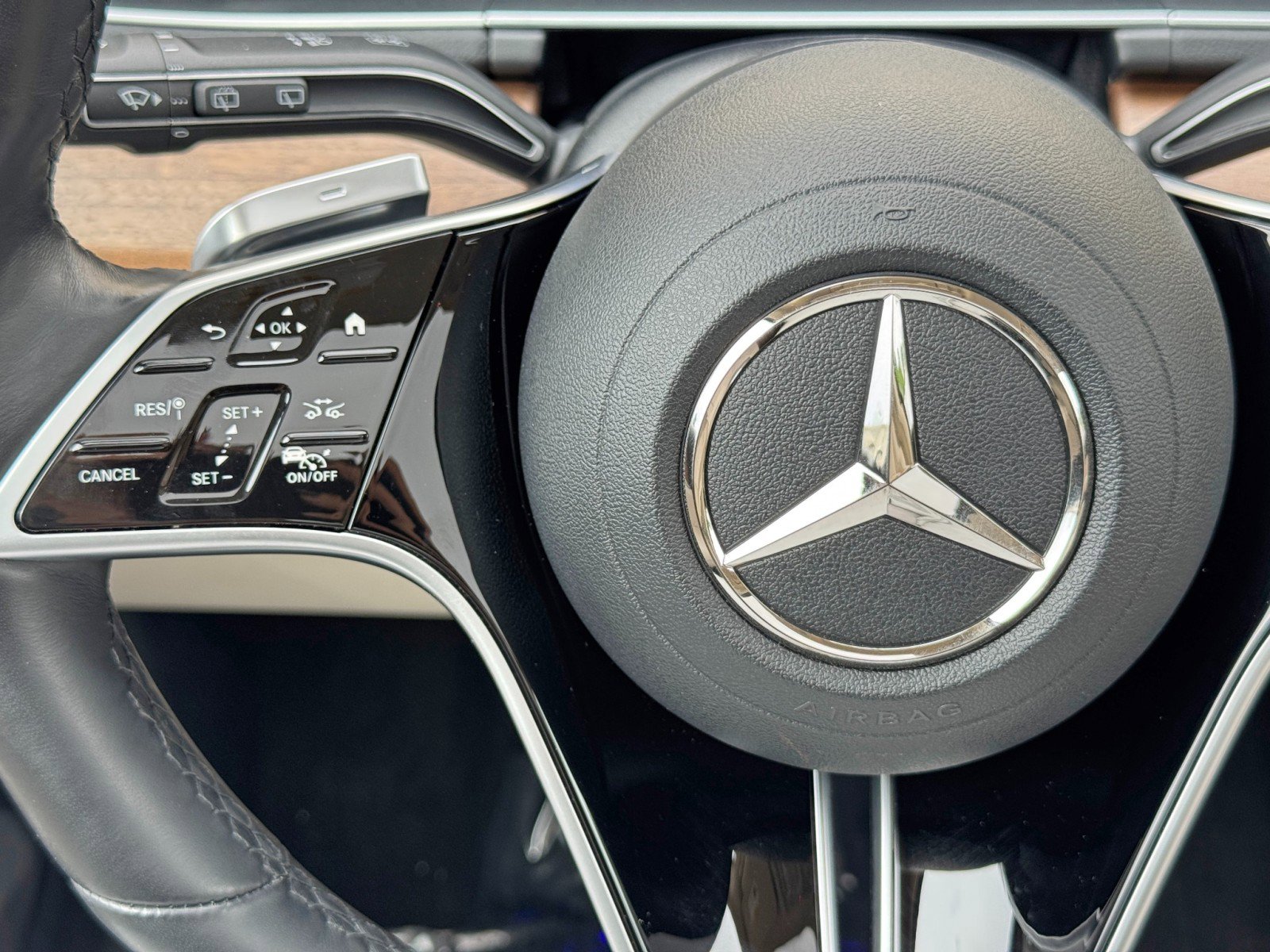 Used 2024 Mercedes-Benz GLS 450 4MATIC image 23