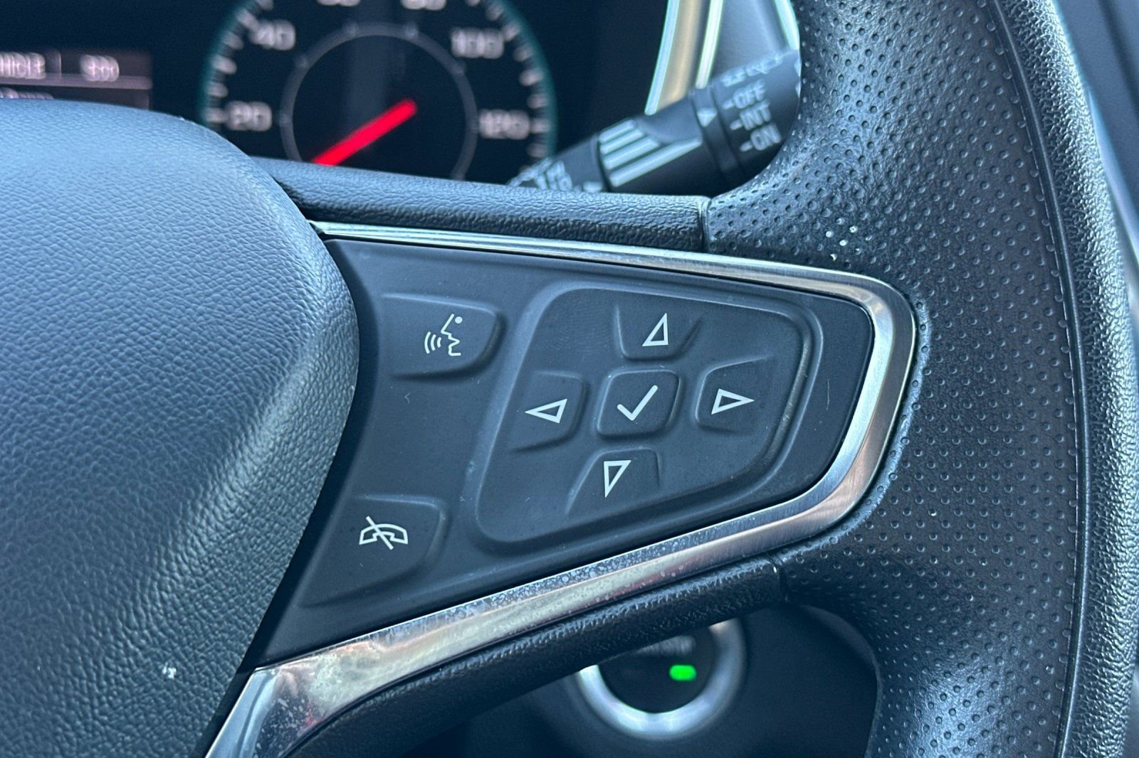 Used 2024 Chevrolet Equinox LS image 28