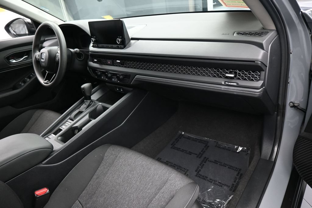 Used 2025 Honda Accord SE image 42